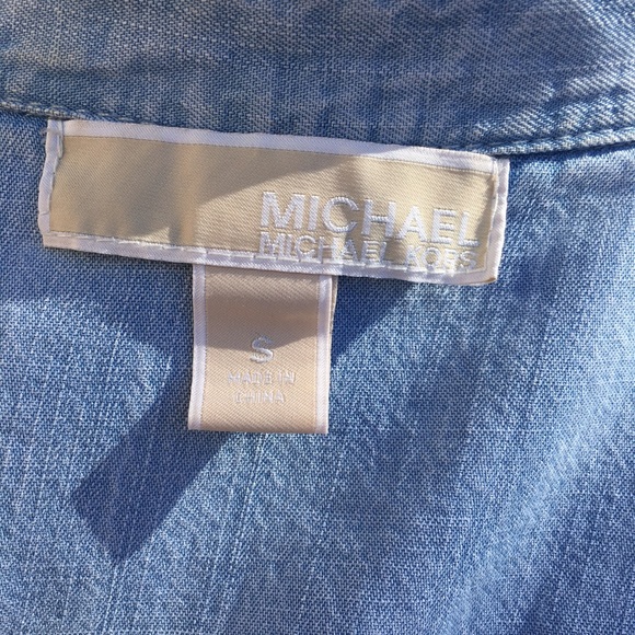 ✅SOLD✅Michael Kors chambray denim shirt - Picture 4 of 7